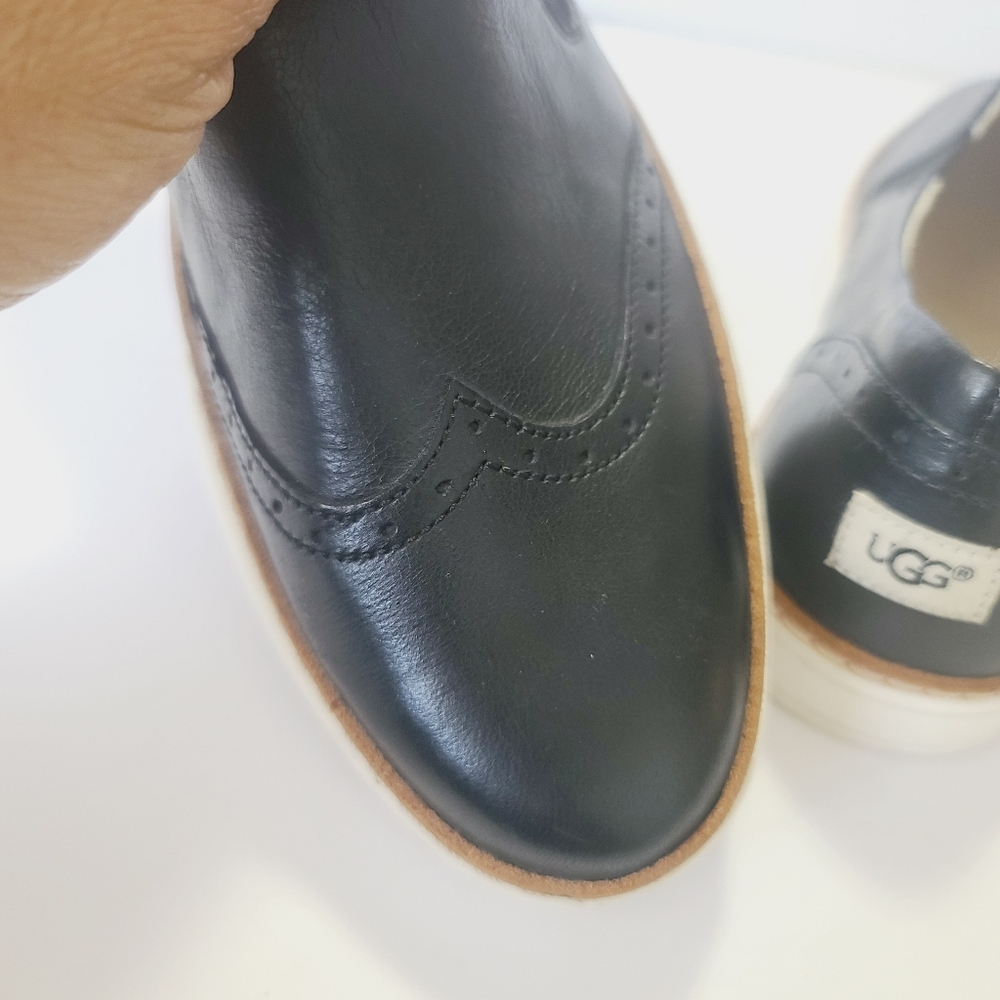 UGG Hadria Black Leather Slip-On Trainer Shoes Size 7.5 - Picture 10 of 10